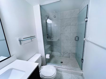 For Lease - 18 Hillcrest Avenue Unit# 407, Toronto, Ontario - Photo 2