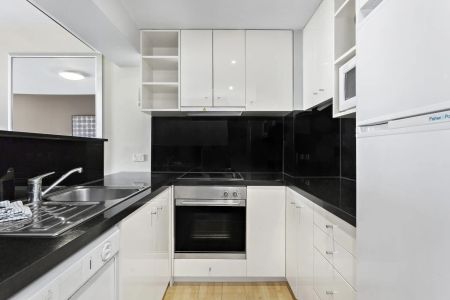 Location, Lifestyle, Latte's – Love It! - Photo 5