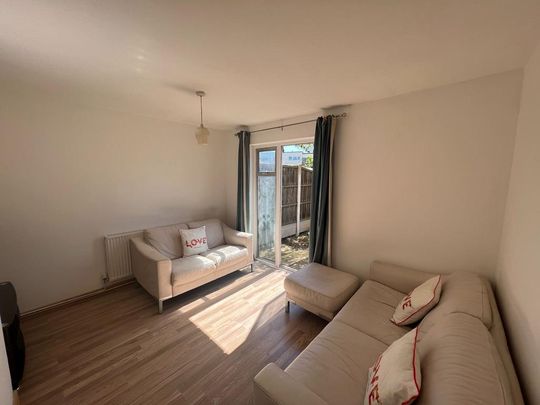 4 bedroom semi-detached house to rent - Photo 1