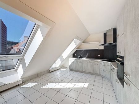 LUMINEUX APPARTEMENT DE 4.5 PIECES AVEC CHEMINEE - Photo 4