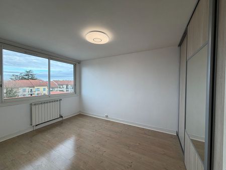 Appartement T3 66 m2- Saint Priest Village, - Photo 3