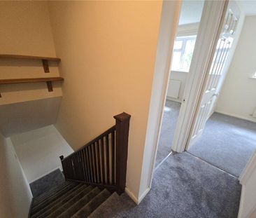 2 bedroom end of terrace house to rent - Photo 2