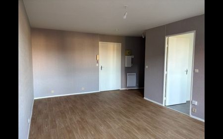 Location Appartement Studio 34 m² La Châtre - Photo 2