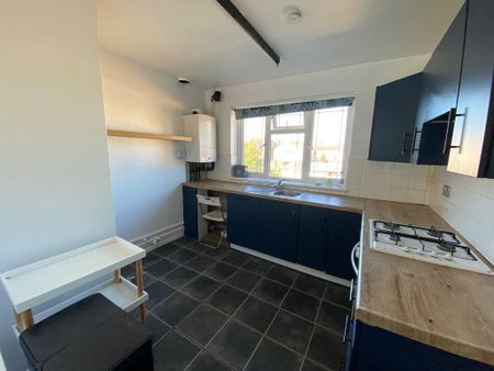 2 bedroom maisonette to rent - Photo 5