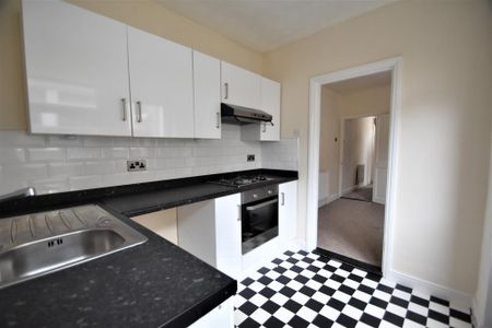 2 bedroom terraced house to rent - Photo 4