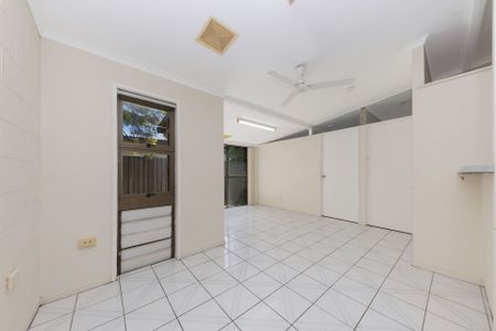 Unit 3/55 Cook Street, - Photo 3