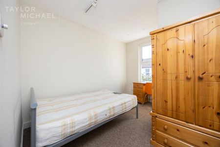 6 bedroom terraced house to rent - Photo 3