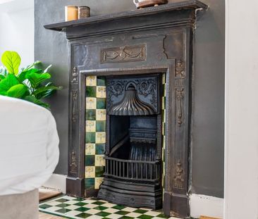 2 Bed Maisonette, Valetta Road, W3 - Photo 1