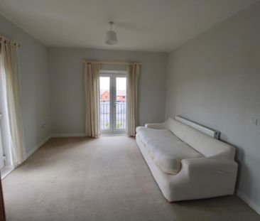 3 bedroom flat to rent - Photo 2
