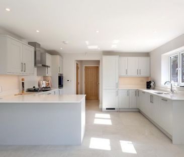 4 bedroom terraced house to rent - Photo 5