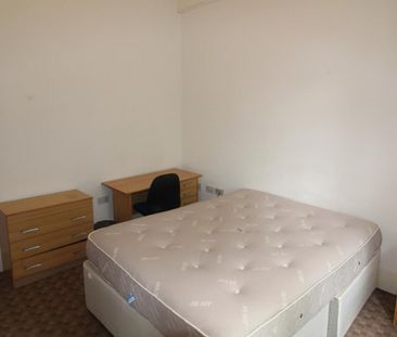 New Walk, Leicester - Photo 3