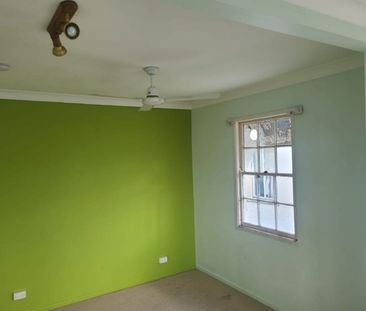 🏡 Charming 2-Storey Queenslander in Allenstown - Photo 5