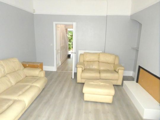 5 bedroom semi-detached house to rent - Photo 1