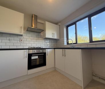 2 bedroom terraced house to rent - Photo 3