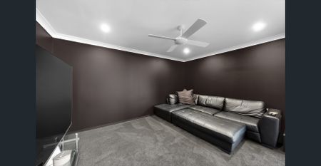 Immaculate Family Home in Prime Cleveland Cul-de-Sac - Photo 3