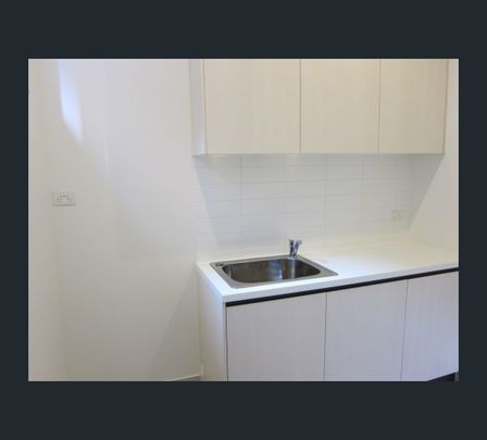 2 Ellsworth Crescent, Camberwell, Vic 3124 - Photo 1