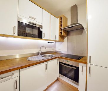 Studio to rent - Photo 2