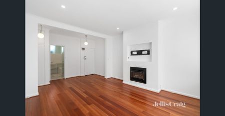 Top Floor North Facing With Lock Up Garage - Photo 2