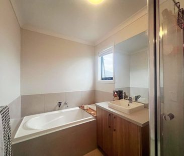 4 Arlington Street, Deanside, Vic 3336 - Photo 6