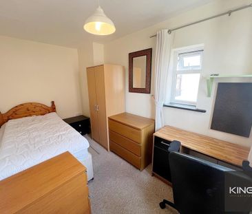 4 bedroom end of terrace house to rent - Photo 6