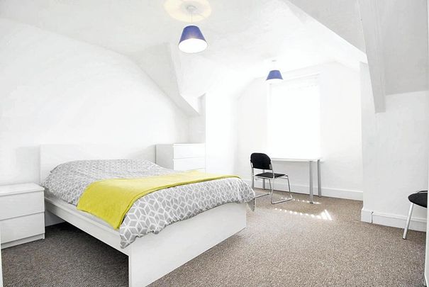 3 bedroom flat to rent - Photo 1