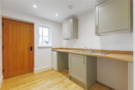 5 bedroom detached house to rent - Photo 4