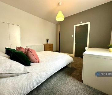 8 bedroom end of terrace house to rent - Photo 5