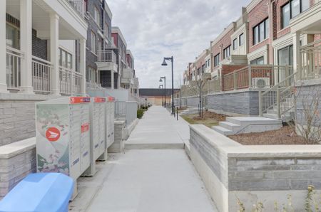 For Lease - 90 Eastwood Park Gardens Unit# 10-4, Toronto, Ontario - Photo 4