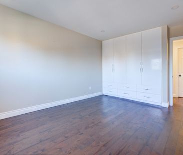 For Lease - 372 Dixon Boulevard, Newmarket, Ontario - Photo 1