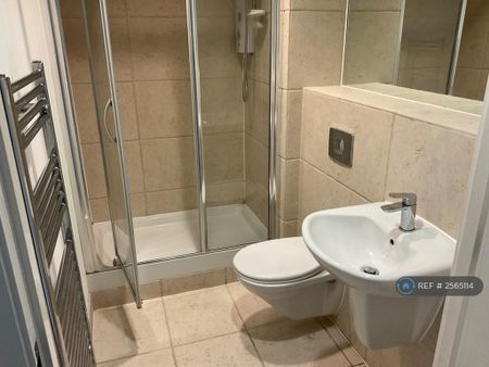 1 bedroom flat to rent - Photo 3