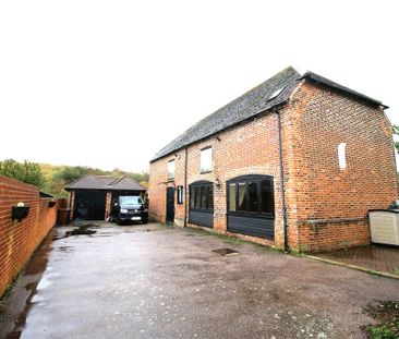 4 bedroom detached house to rent - Photo 2