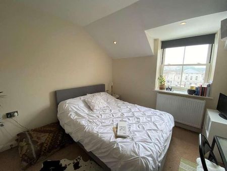 The Moor, Falmouth, TR11 - Photo 5