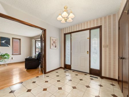 For Lease - 145 Pemberton Road Unit# 2-Storey House, Richmond Hill, Ontario - Photo 5