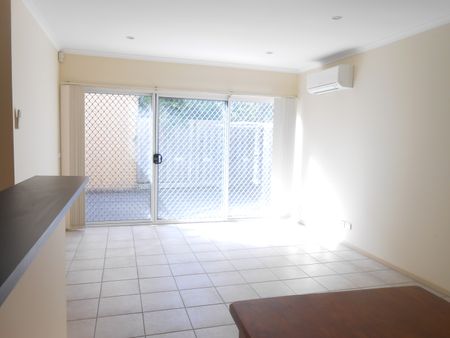 32 Mary Street, Clayton VIC 3168 - Townhouse For Rent | Domain - Photo 2