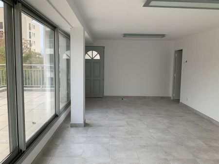 Appartement 4 pièces 89m2 MARSEILLE 14EME 1 105 euros - Photo 4