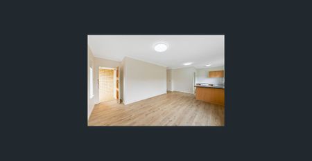 FRESHLY RENOVATED FRONT HOMETTE WITH REAR YARD - NEAR QEH - Photo 3