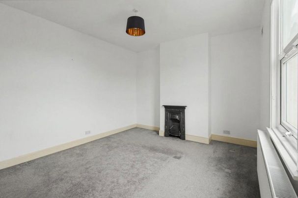 4 bedroom terraced house to rent - Photo 1