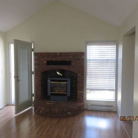 3Bed/2Bath - Single Family Home - Photo 4