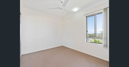 2 Bedroom Apt Level 3, Top Floors Lovely Views!! - Photo 3