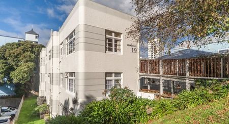 Central City Art Deco Charm - Photo 4