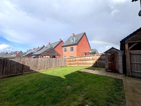 3 bedroom semi-detached house to rent - Photo 3