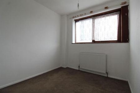 3 bedroom apartment to rent - Photo 3