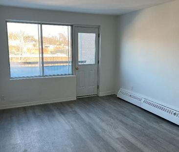 3½ Apartment Available - A louer • For Rent - Photo 3