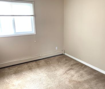 2 Bedroom for rent on 2nd floor in Riverside Meadows! - Photo 3