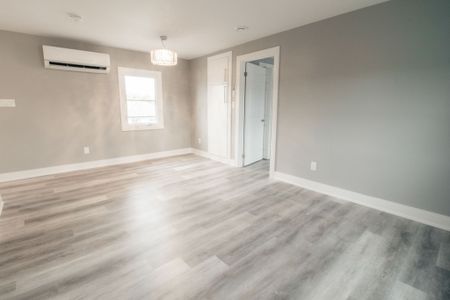 SPACIOUS 3 BEDROOM APARTMENT IN ST. CATHARINES!! - Photo 5