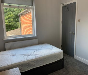 BEDROOM 4 – MEDIUM SINGLE WITH SHARED BATHROOM AND SEPERATE TOILET - Photo 5