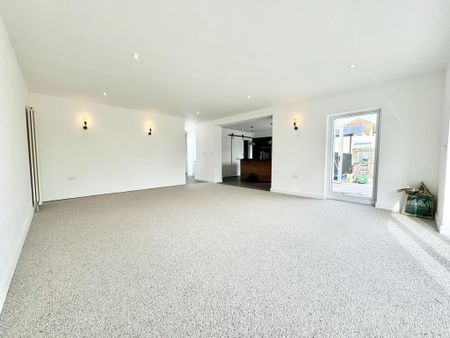 4 bedroom bungalow to rent - Photo 4