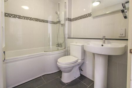 2 bedroom flat to rent - Photo 5