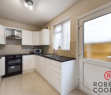 3 bedroom semi-detached house to rent - Photo 6