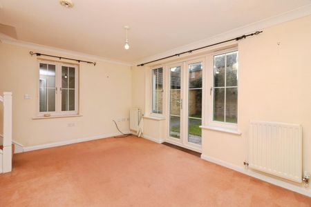 2 bedroom semi-detached house to rent - Photo 2